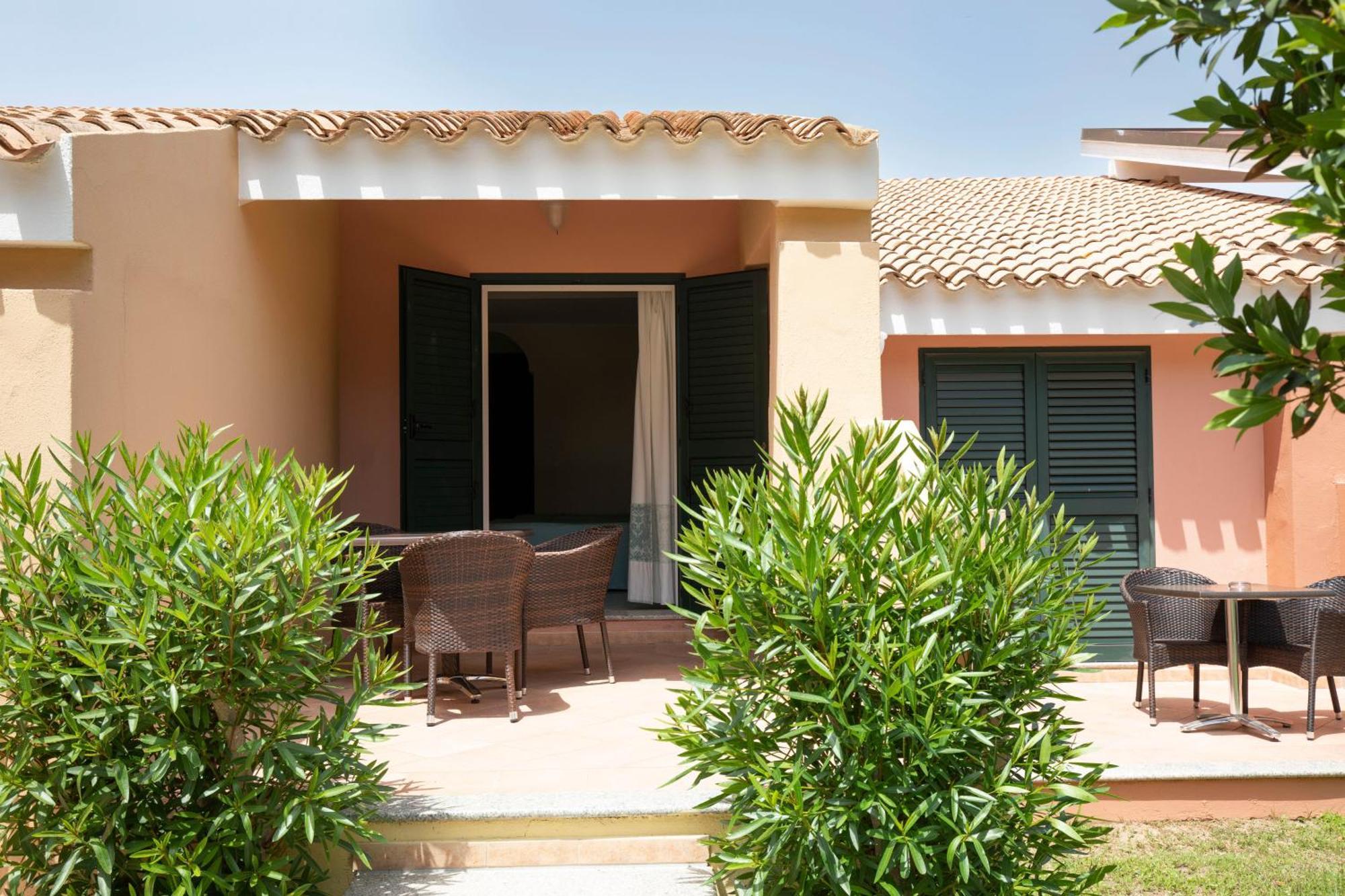 Club Hotel Marina Seada Beach Budoni Exterior photo